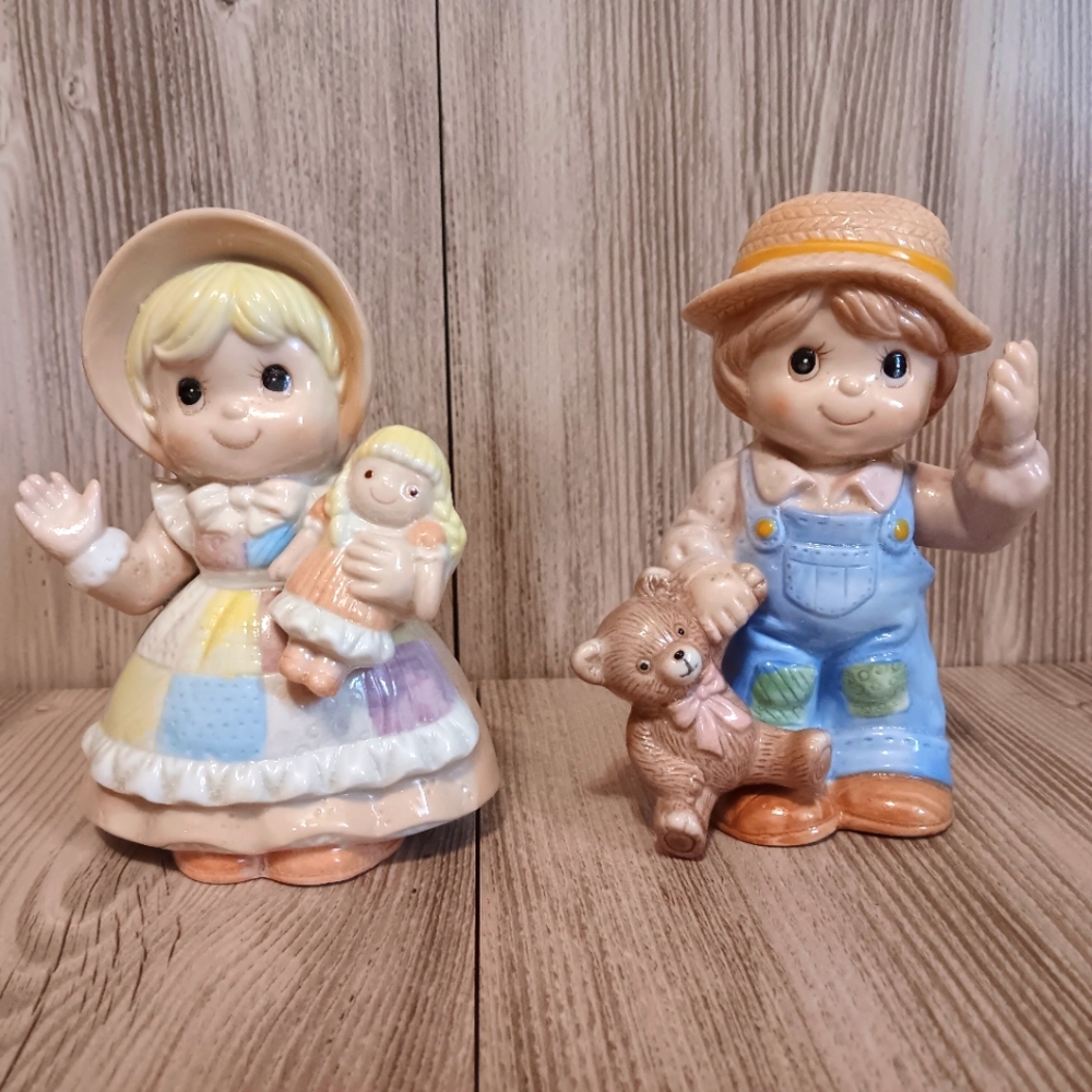 Homeco Home Interiors Boy with Teddy Bear and Girl with doll figurines #1403
